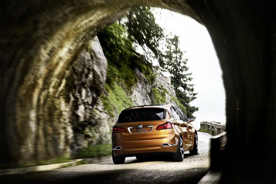  BMW Concept Active Tourer Outdoor (F45) 2013 года  (фото 3 из 30)